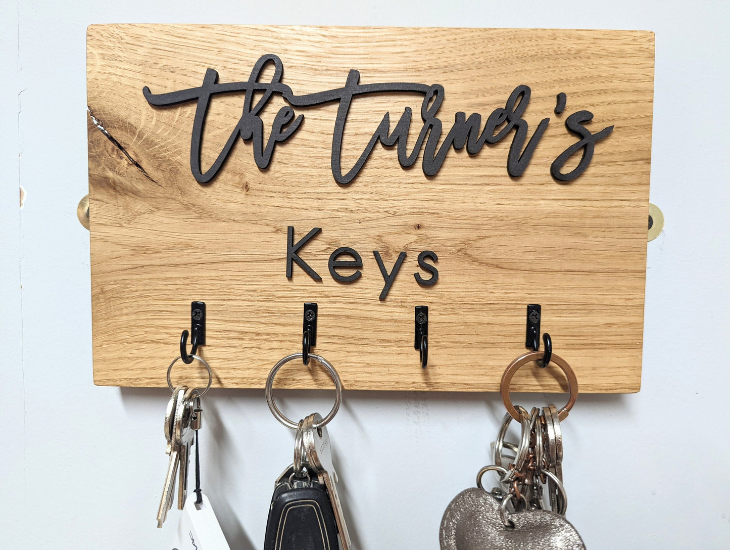 Personalised Family Key Hook Oak Sign. Family name on key hook plaque. Oak key holder with name. Personalised rustic key hook sign