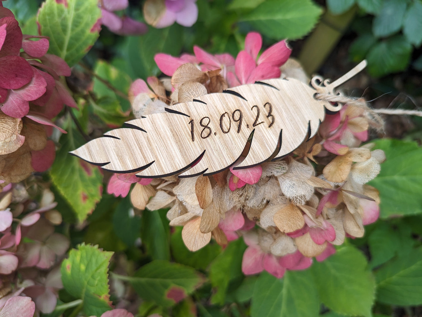 Feather Keepsake. Personalised Memorial Gift. Sympathy Wooden Feather Gift. Personalised Wooden Feather With Date.