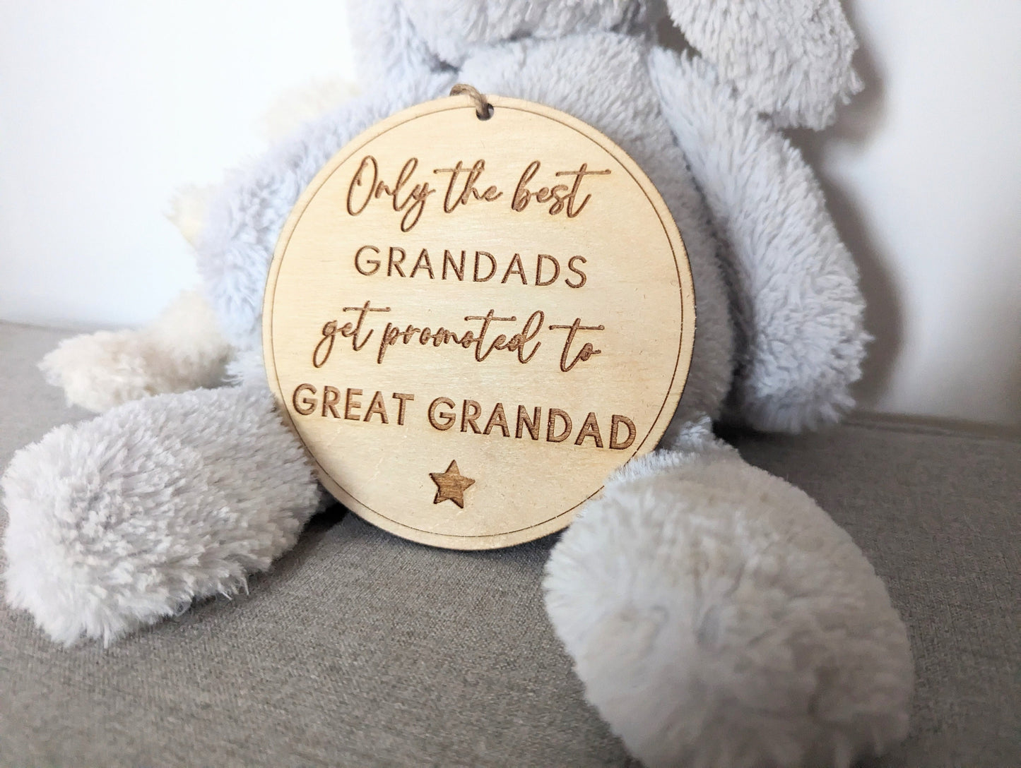 Only the best Grandads get promoted to Great Grandads sign. Wood best Grandads/Grandpas get promoted plaque. Gift for new Great Grandads.