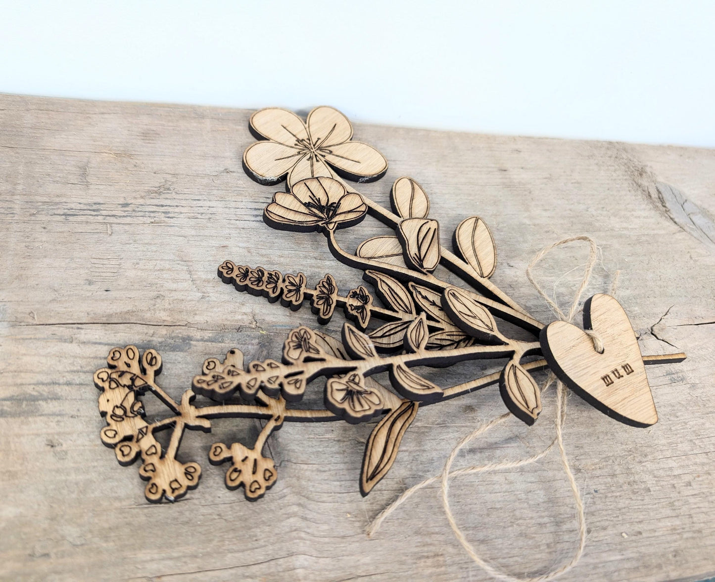 Personalised Wooden Flower Set - Wooden Flowers with Personalised Heart Tag. Gift for Mum, Grandma, Nanny or a Friend.