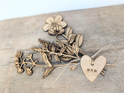 Personalised Wooden Flower Set - Wooden Flowers with Personalised Heart Tag. Gift for Mum, Grandma, Nanny or a Friend.