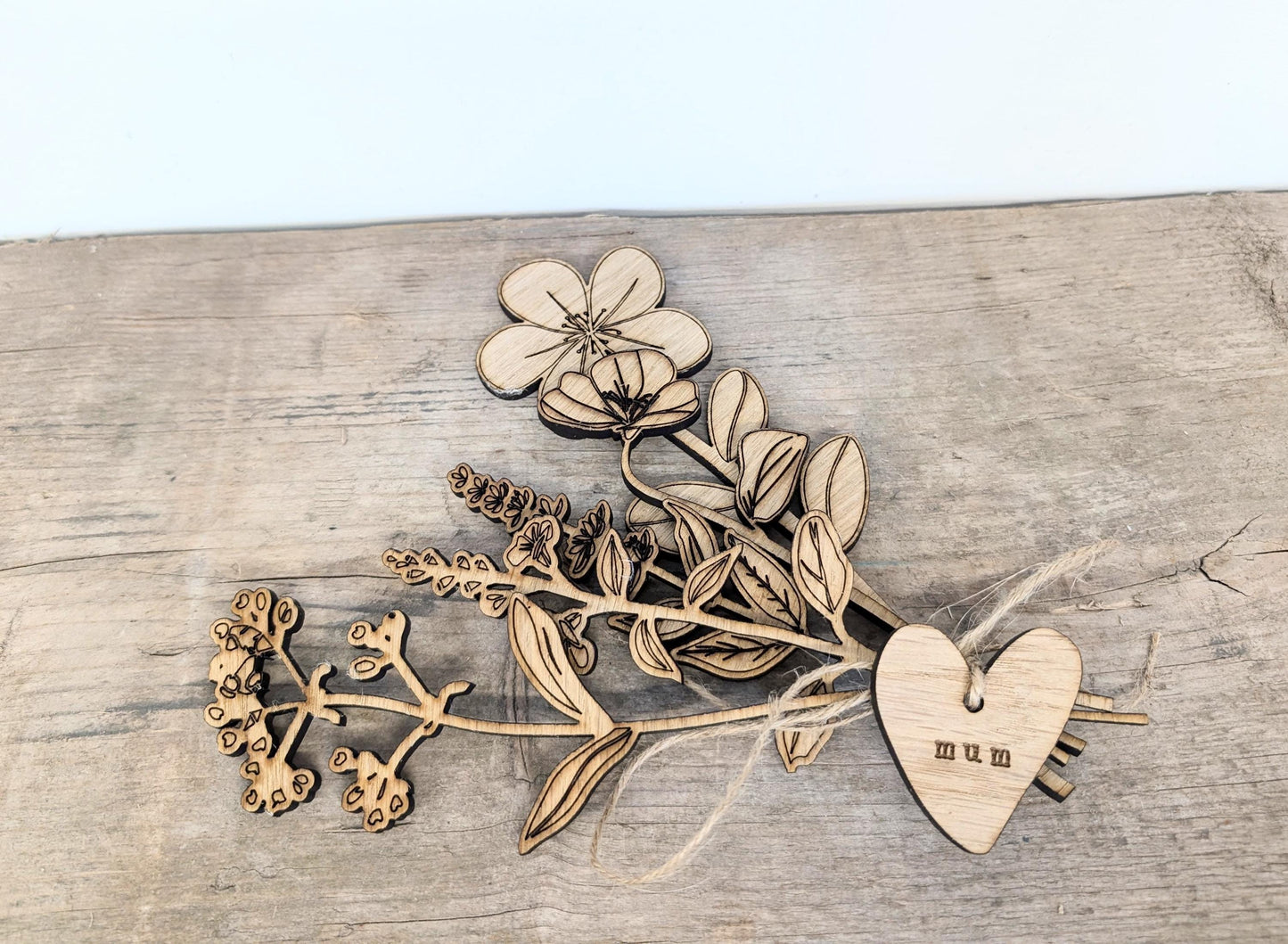 Personalised Wooden Flower Set - Wooden Flowers with Personalised Heart Tag. Gift for Mum, Grandma, Nanny or a Friend.