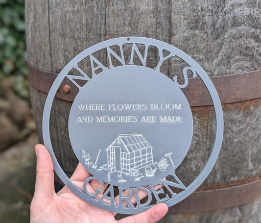 Personalised Nanny's Garden Sign, Garden Plaque for Nanny, Nana, Grandma, Mum, Mummy or Mom. Shed Door Plaque. Mothers Day Garden Sign Gift